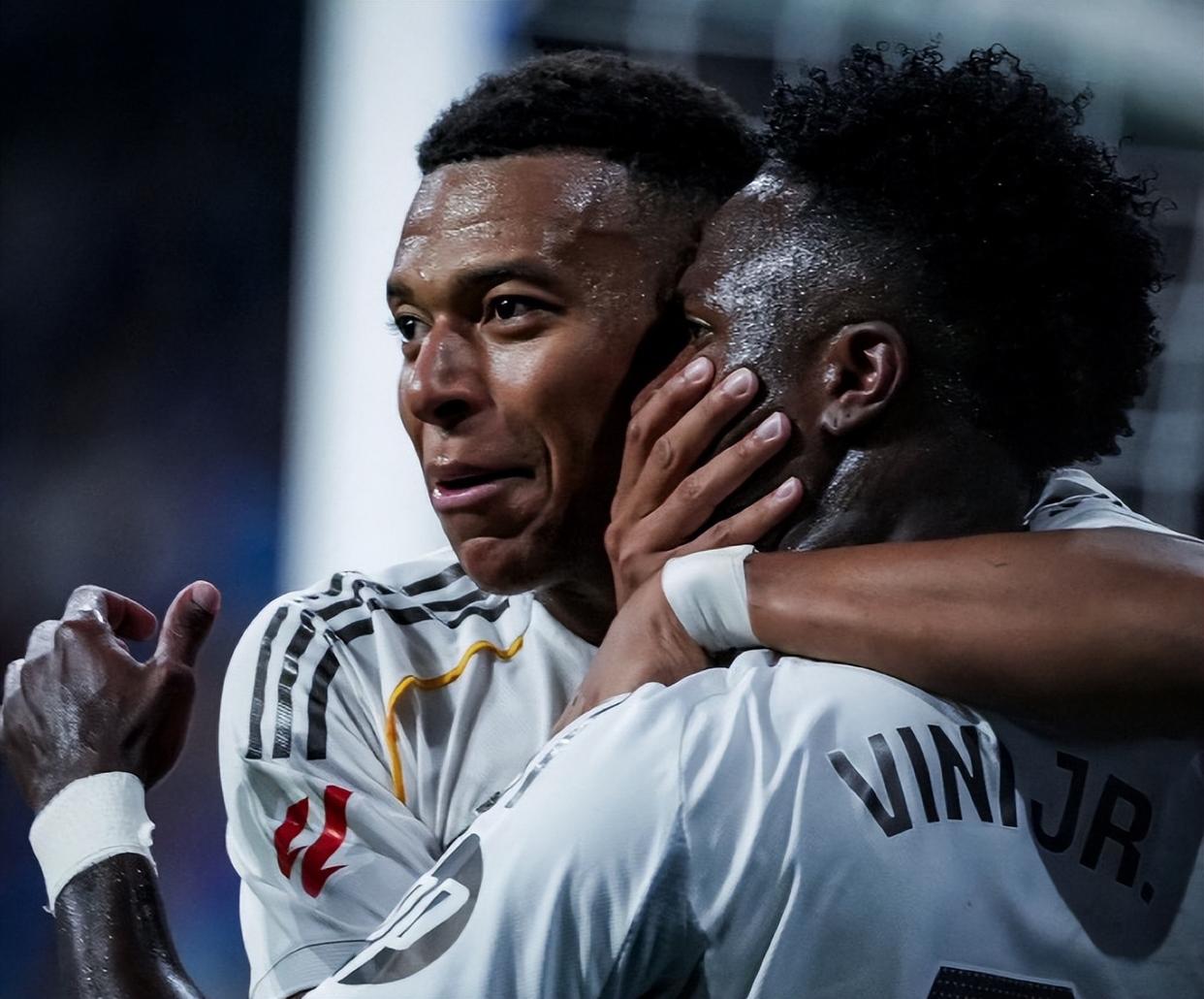 包含转会期欧冠焦点战，北京国安单刀错失，悬念犹存，数据趋势出现新变化的词条-爱游戏app